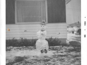 1959 Dec.  Snowman at Arbor Dr..jpg